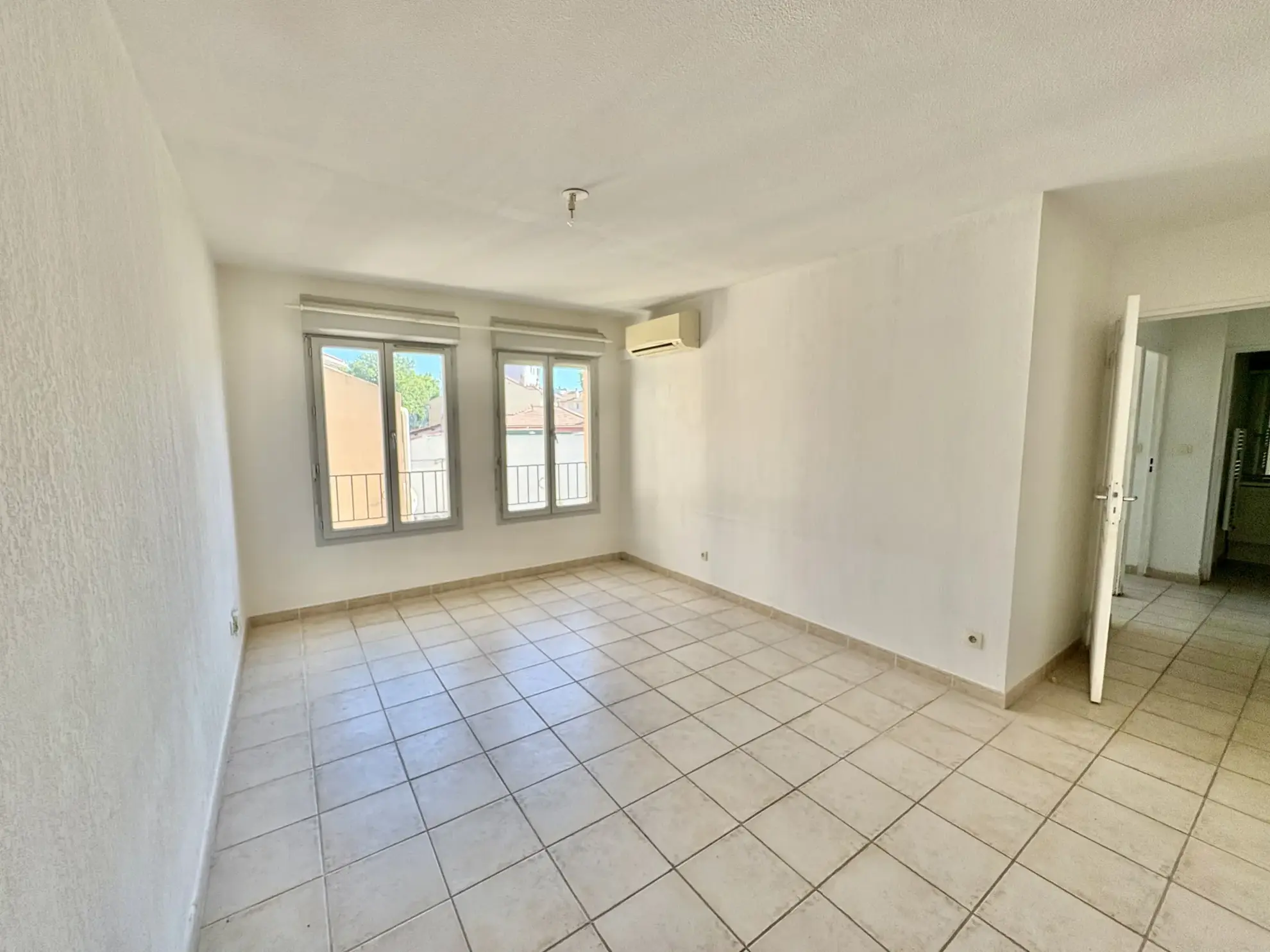 Appartement T3 récent avec parking au port de La Seyne-sur-Mer 