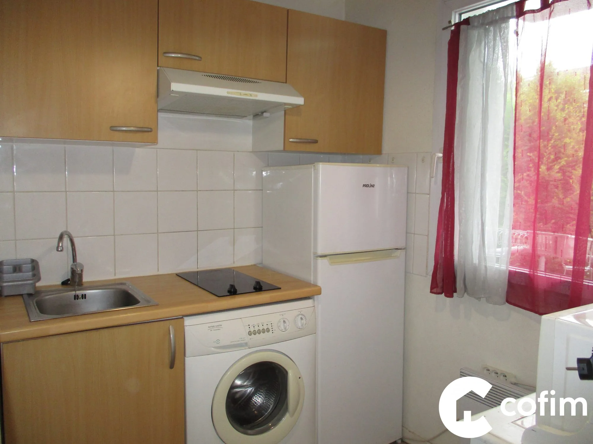 Appartement T2 meublé avec piscine à Pau, proche université et commodités 