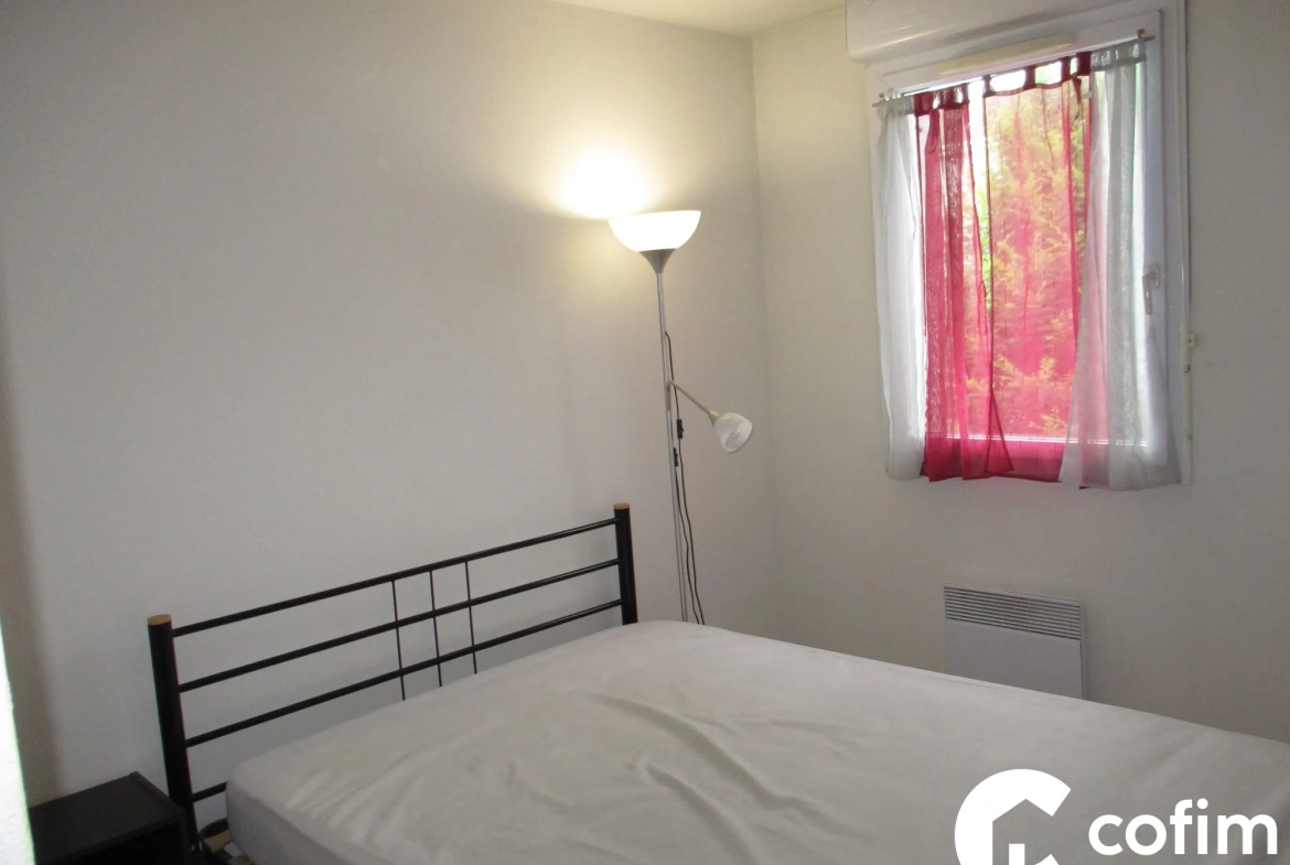 Appartement T2 meublé avec piscine à Pau, proche université et commodités 