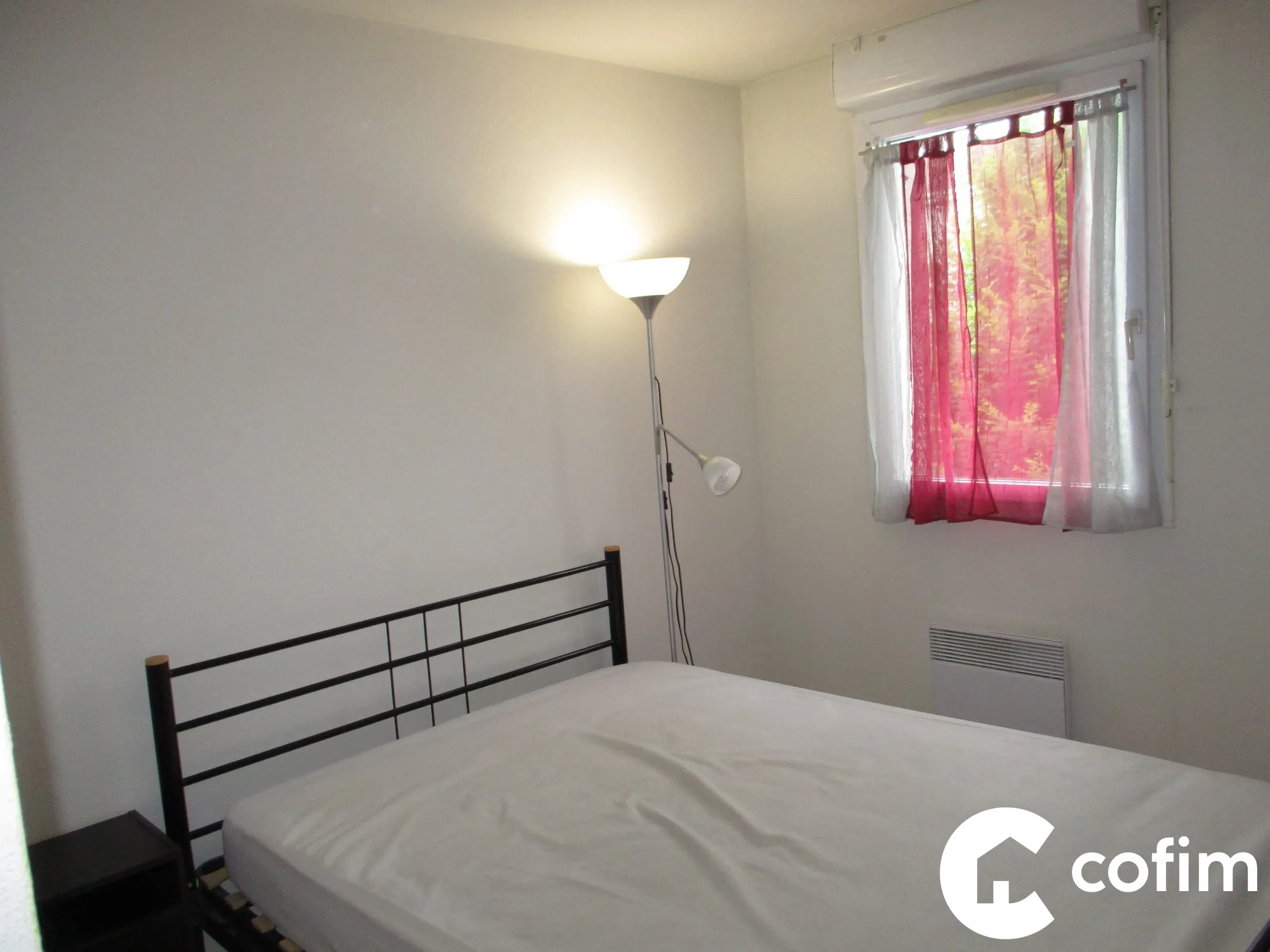 Appartement T2 meublé avec piscine à Pau, proche université et commodités 