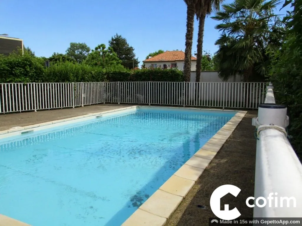 Appartement T2 meublé avec piscine à Pau, proche université et commodités 