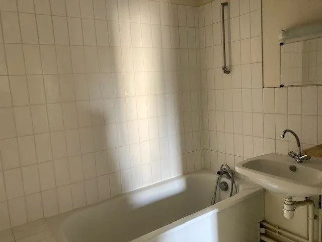 A vendre appartement 2 pièces de 42 m² centre Rennes avec garage et cave 