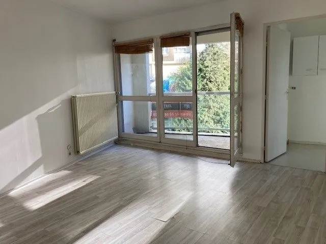 A vendre appartement 2 pièces de 42 m² centre Rennes avec garage et cave 