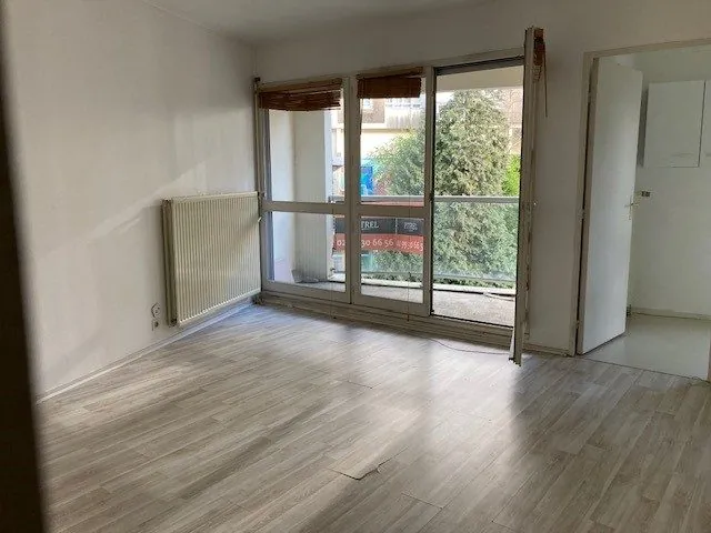 A vendre appartement 2 pièces de 42 m² centre Rennes avec garage et cave 