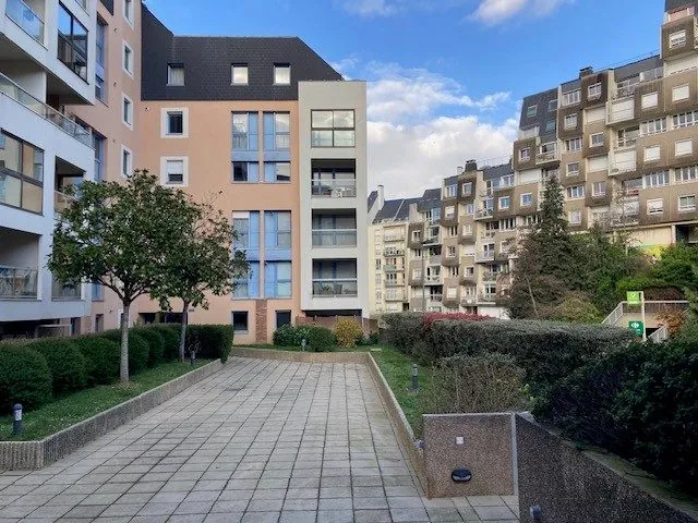 A vendre appartement 2 pièces de 42 m² centre Rennes avec garage et cave 