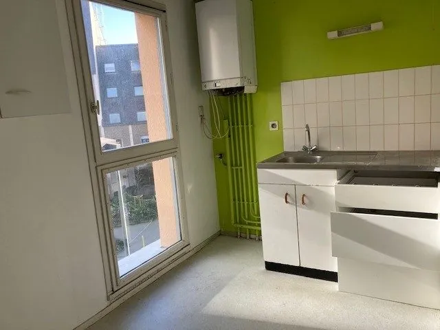 A vendre appartement 2 pièces de 42 m² centre Rennes avec garage et cave 