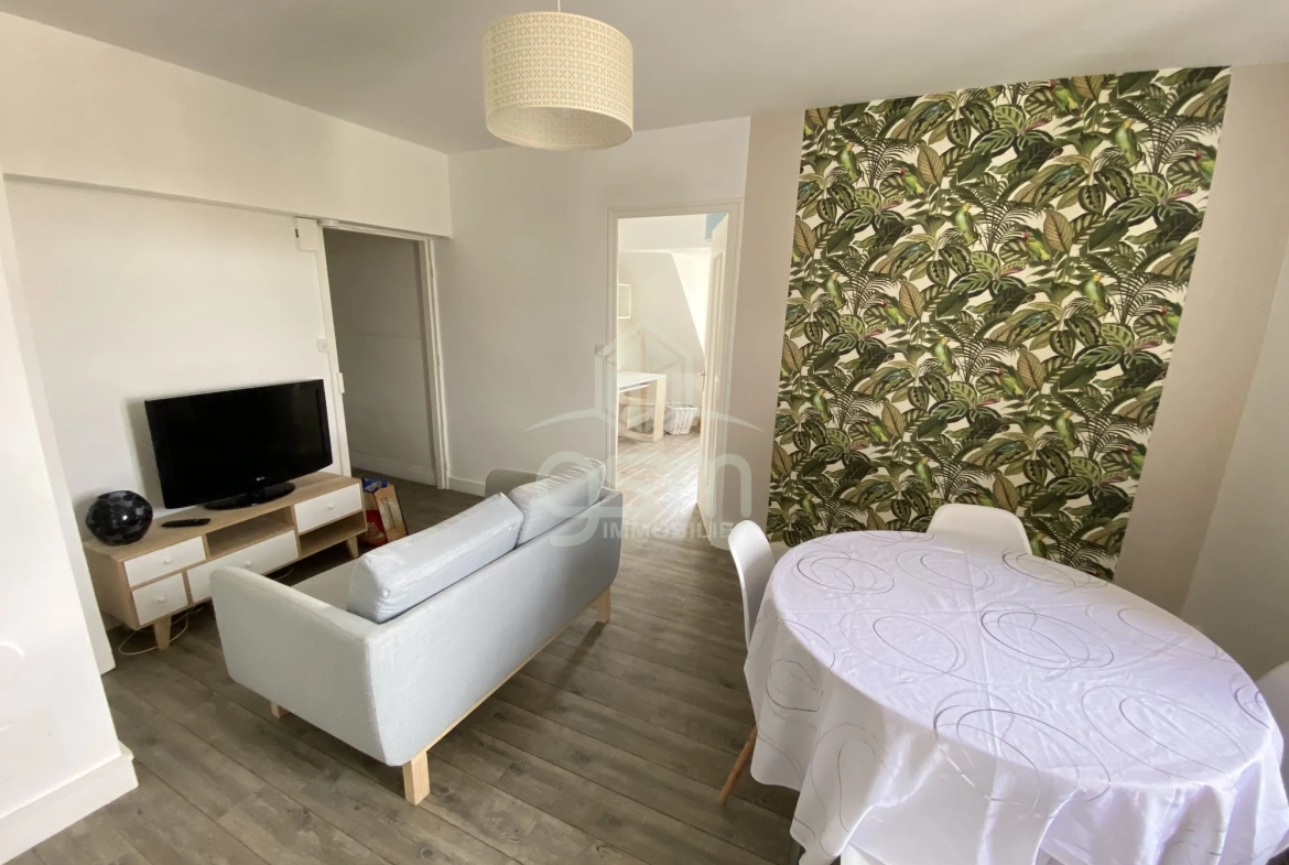 Appartement T3 rénové et meublé à Sainte-Maure-de-Touraine 