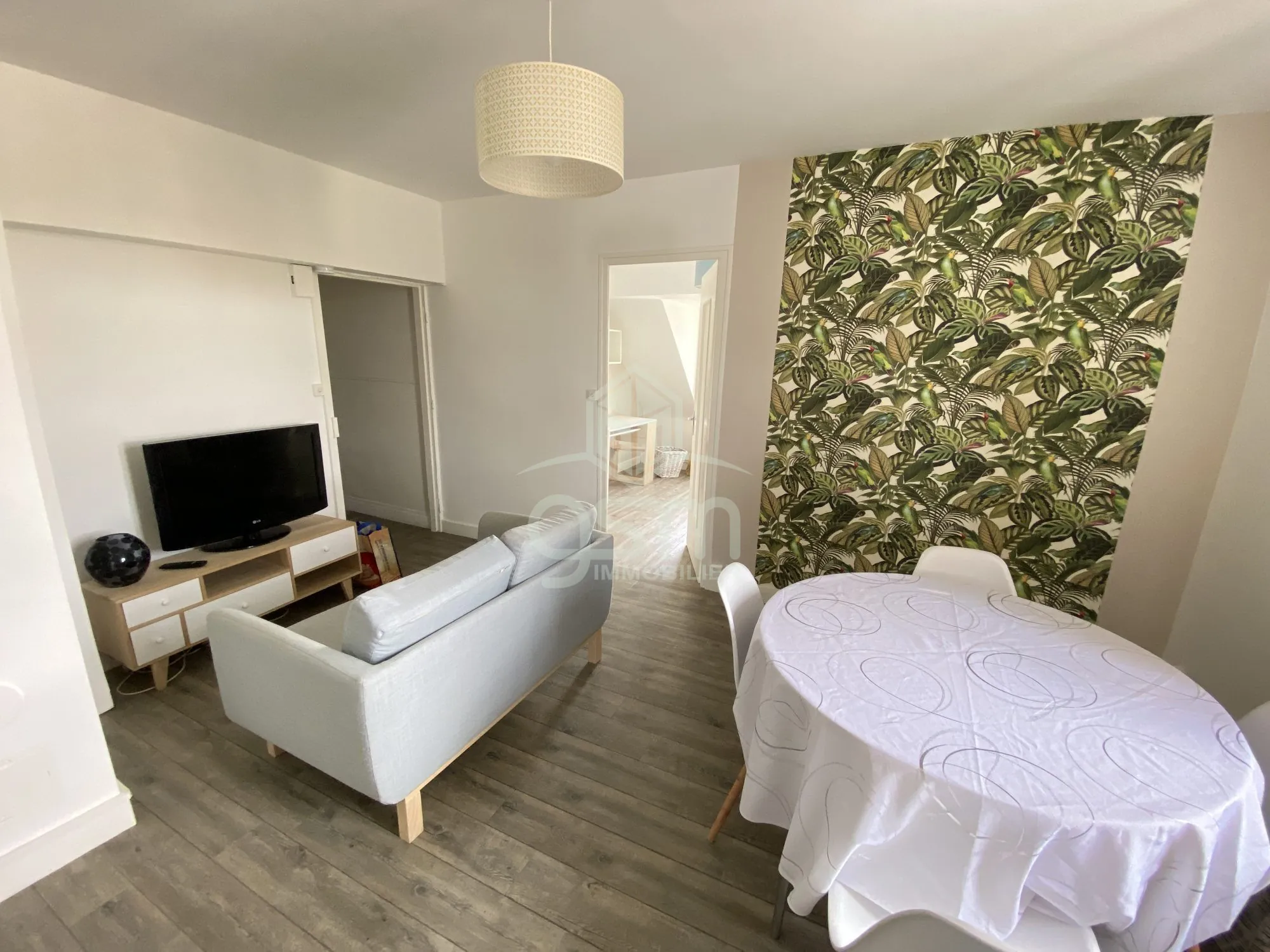 Appartement T3 rénové et meublé à Sainte-Maure-de-Touraine 