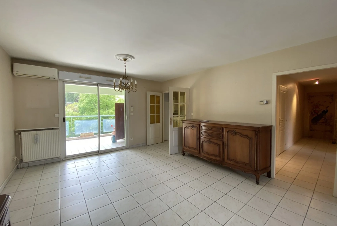 Appartement T4 lumineux avec terrasse à vendre à Valence 