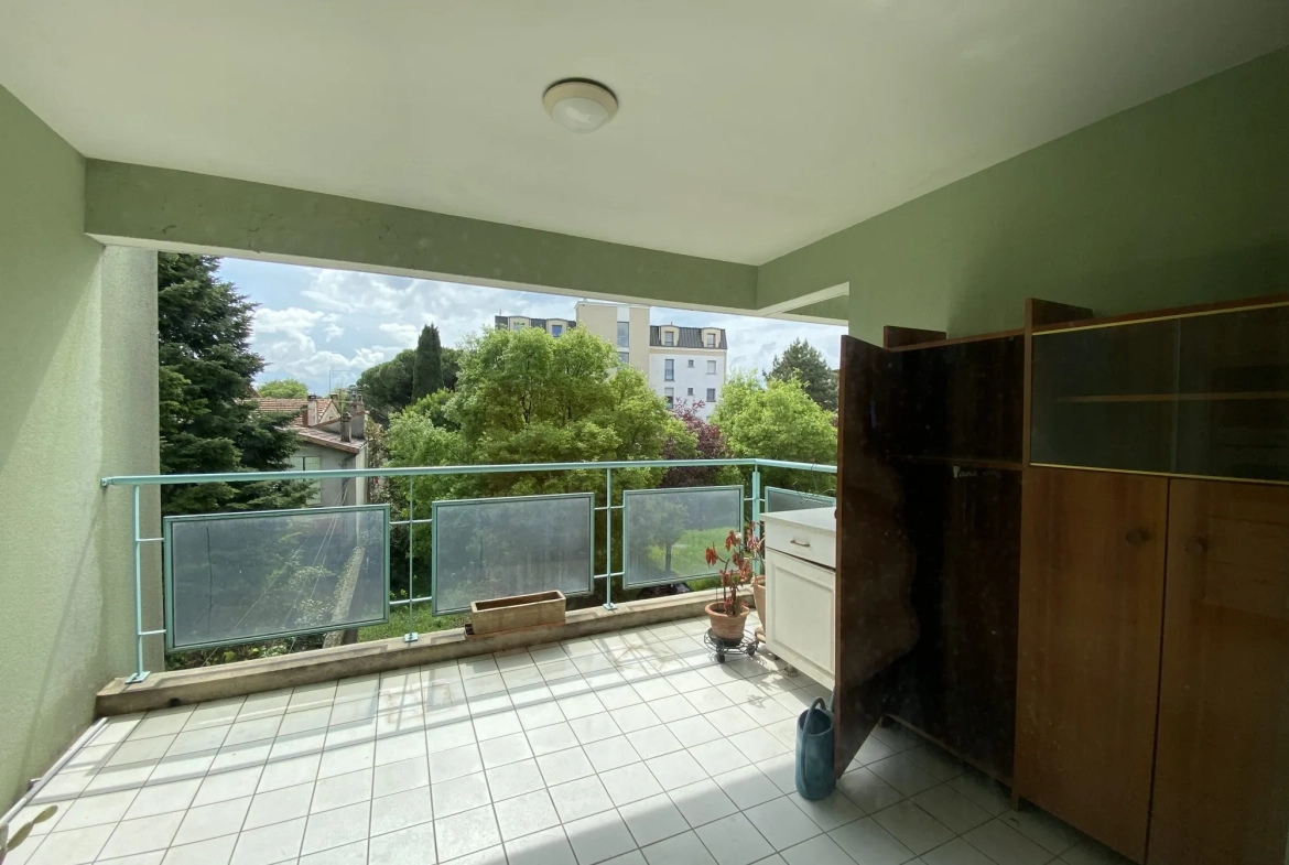 Appartement T4 lumineux avec terrasse à vendre à Valence 