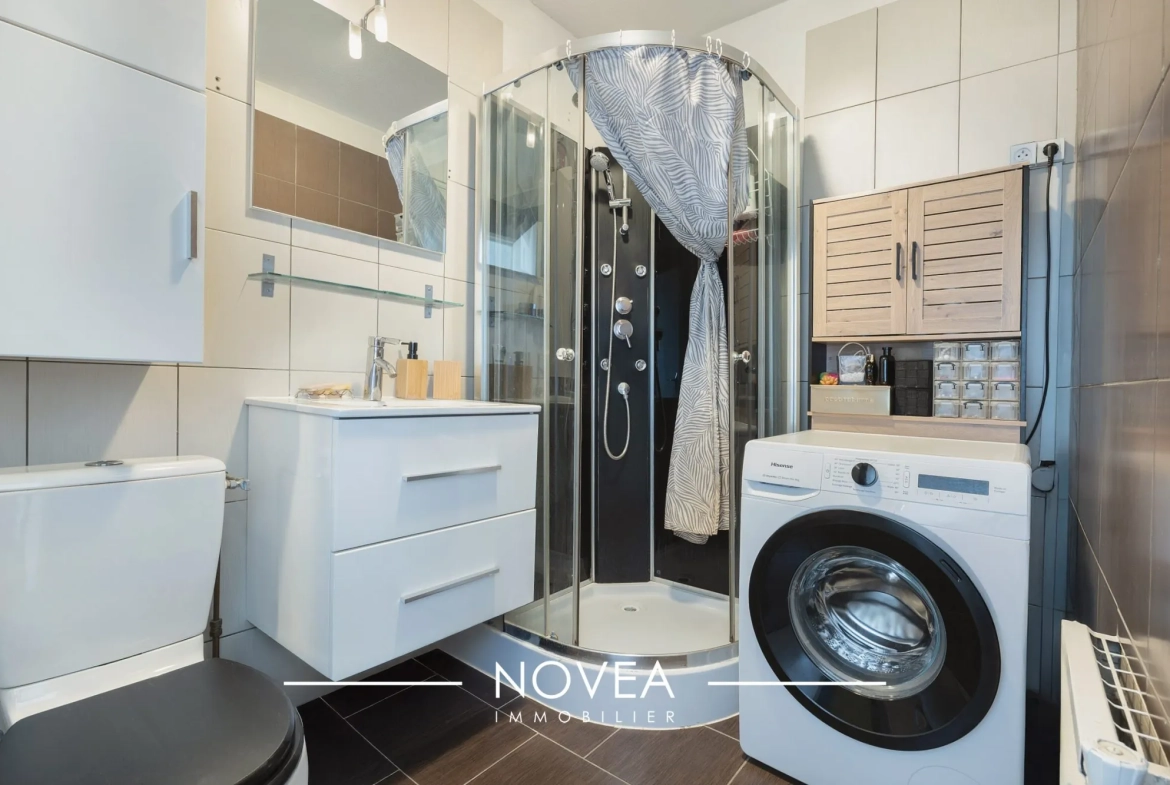 Appartement T1 de 36 m² au dernier étage à Meyzieu avec ascenseur 
