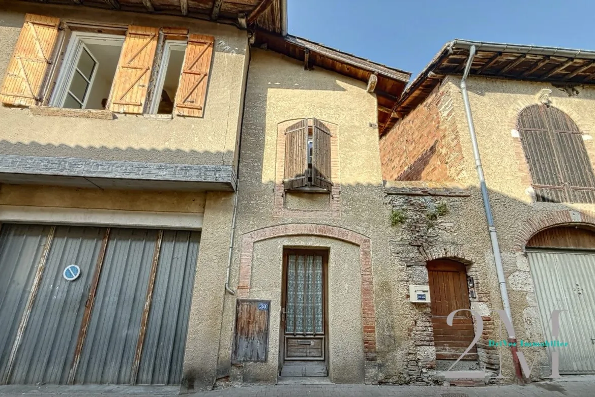 Investissement immobilier à Gimont : Immeuble de rapport avec deux appartements loués 