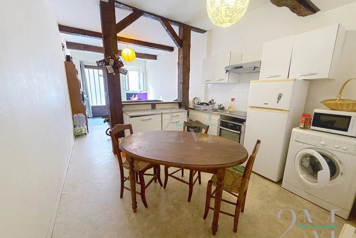 Investissement immobilier à Gimont : Immeuble de rapport avec deux appartements loués 