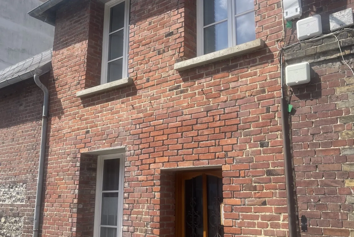 Maison mitoyenne à Dieppe – 55 m², entièrement rénovée, proche commodités 