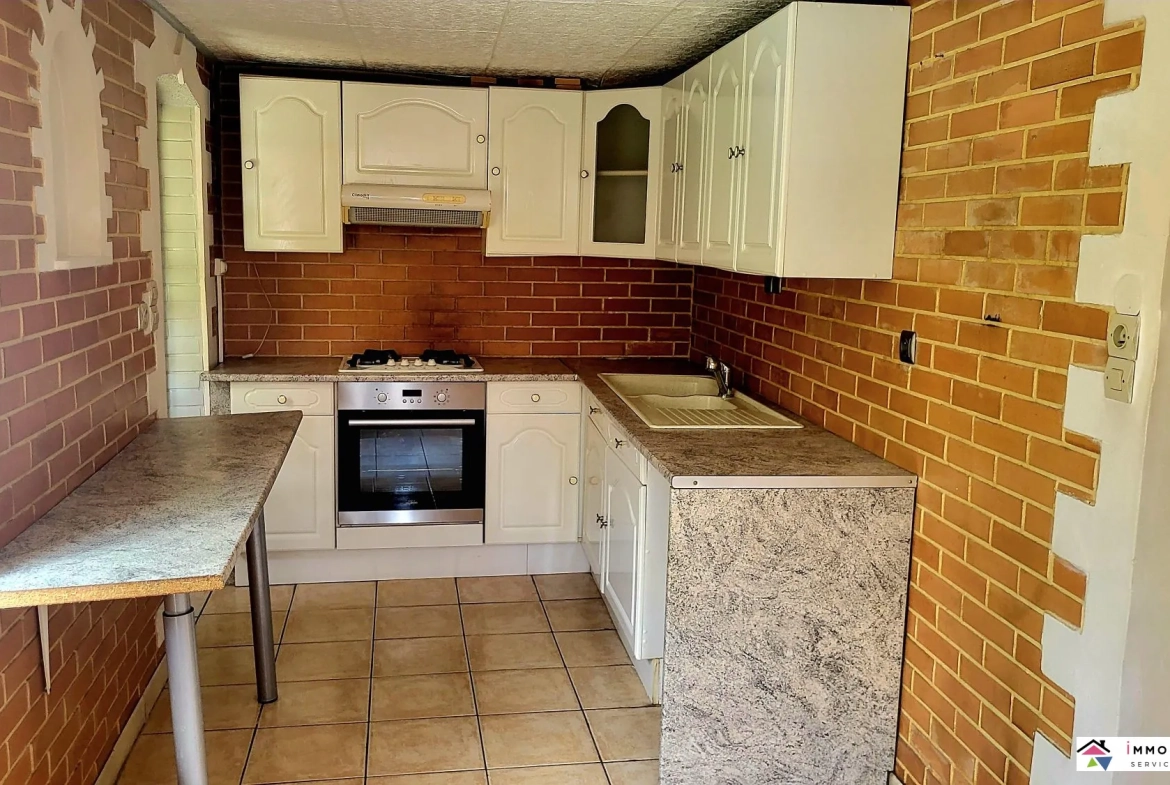 Maison familiale à Annezin avec 3 chambres, jardin et garage 