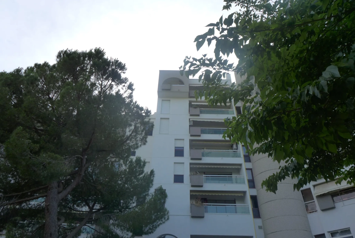 Bel appartement 2 pièces avec terrasse et garage à Montpellier-Boutonnet 