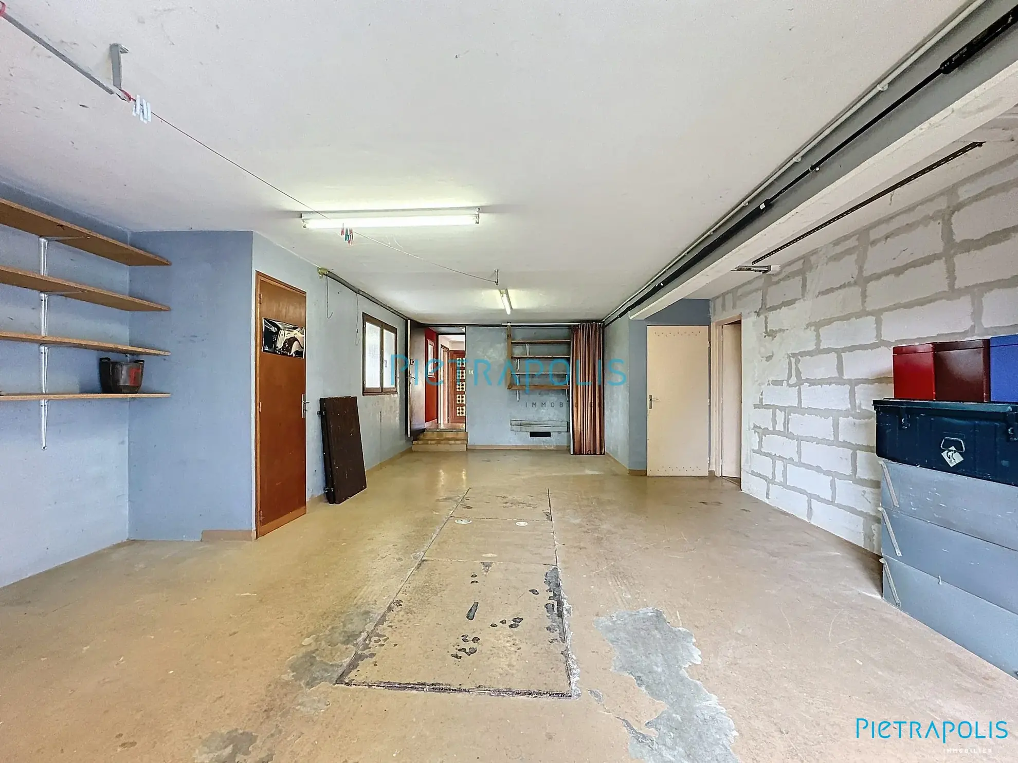 Appartement CIVRIEUX : garage Appartement T3 de 100 m² avec terrain privatif à Civrieux 