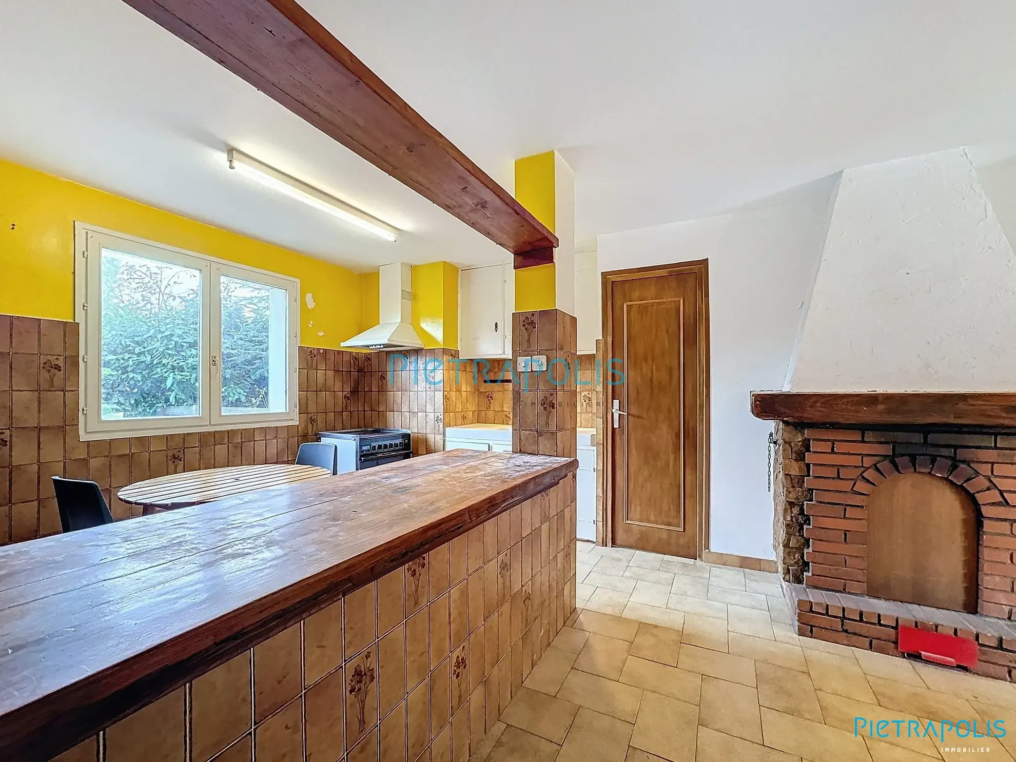 Appartement CIVRIEUX : cuisine Appartement T3 de 100 m² avec terrain privatif à Civrieux 