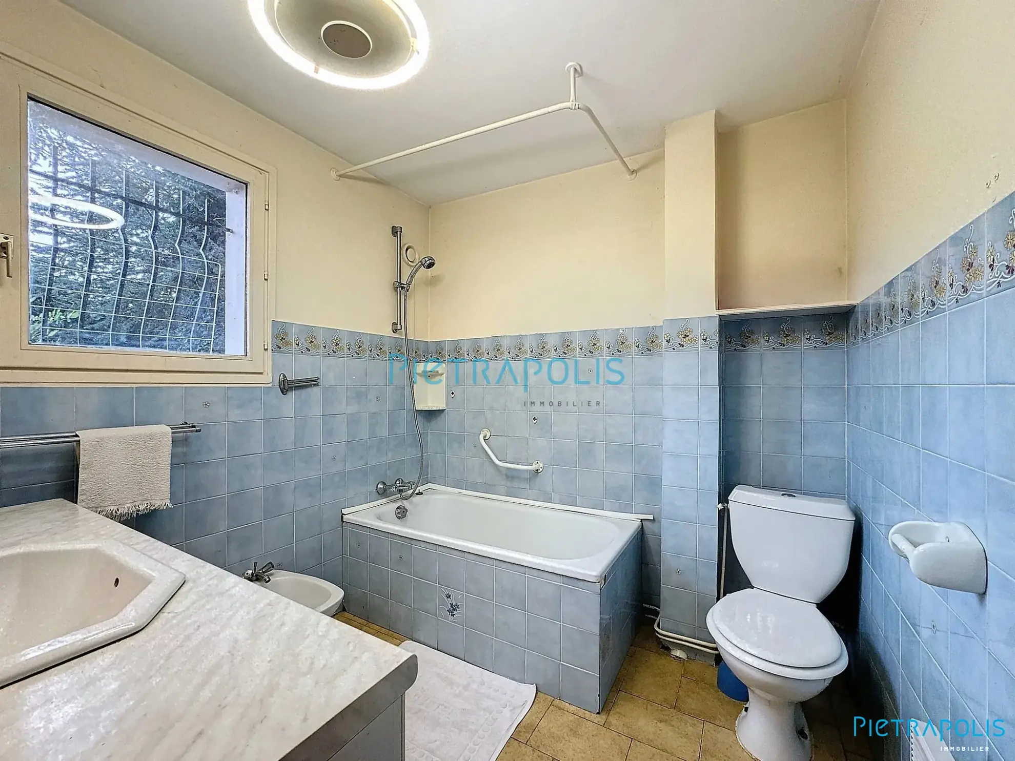 Appartement T3 de 100 m² avec terrain privatif à Civrieux 