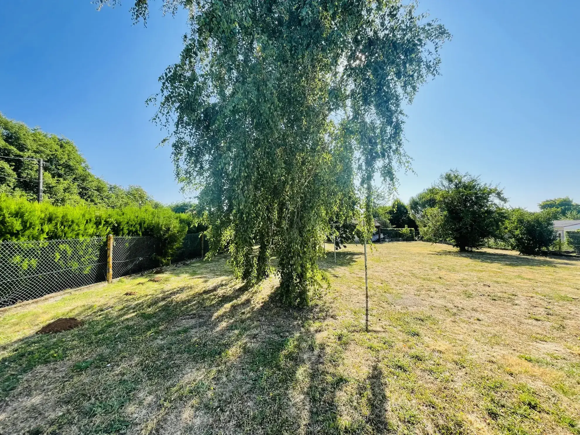 À vendre maison individuelle à Vendeuvre du Poitou de 148 m² avec studio et garage 