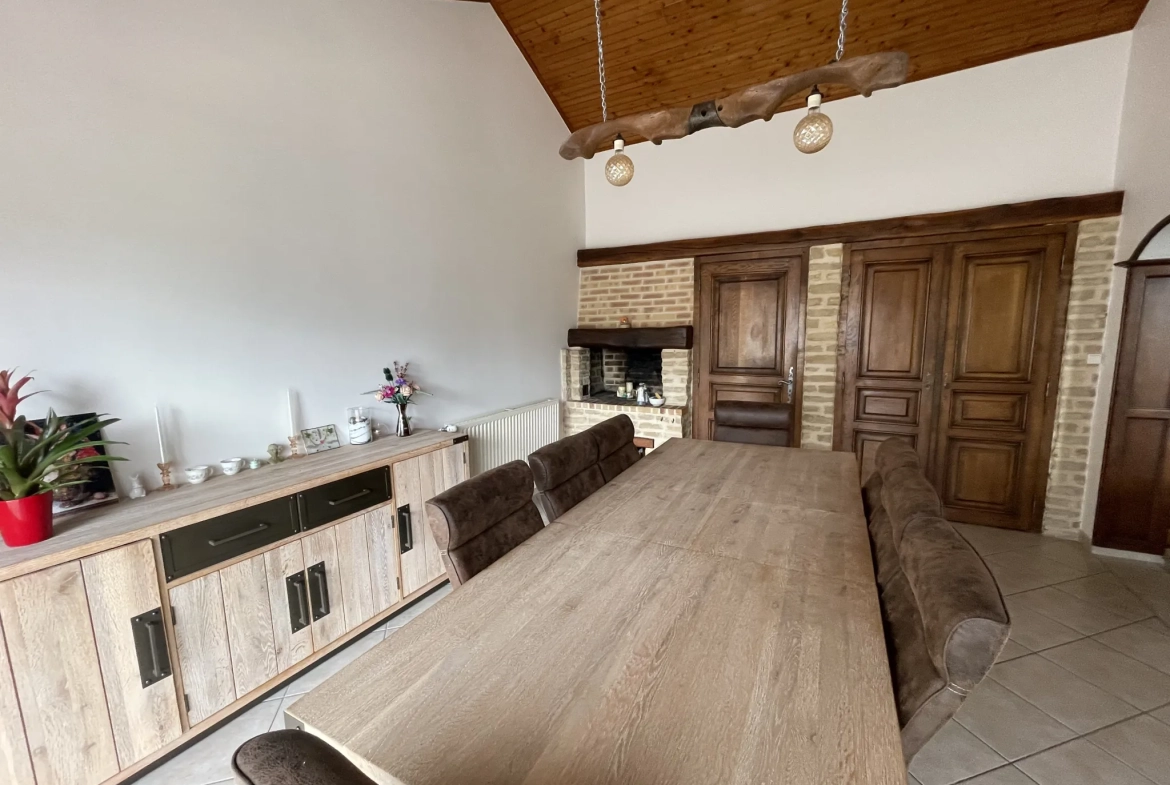 À vendre maison individuelle à Vendeuvre du Poitou de 148 m² avec studio et garage 