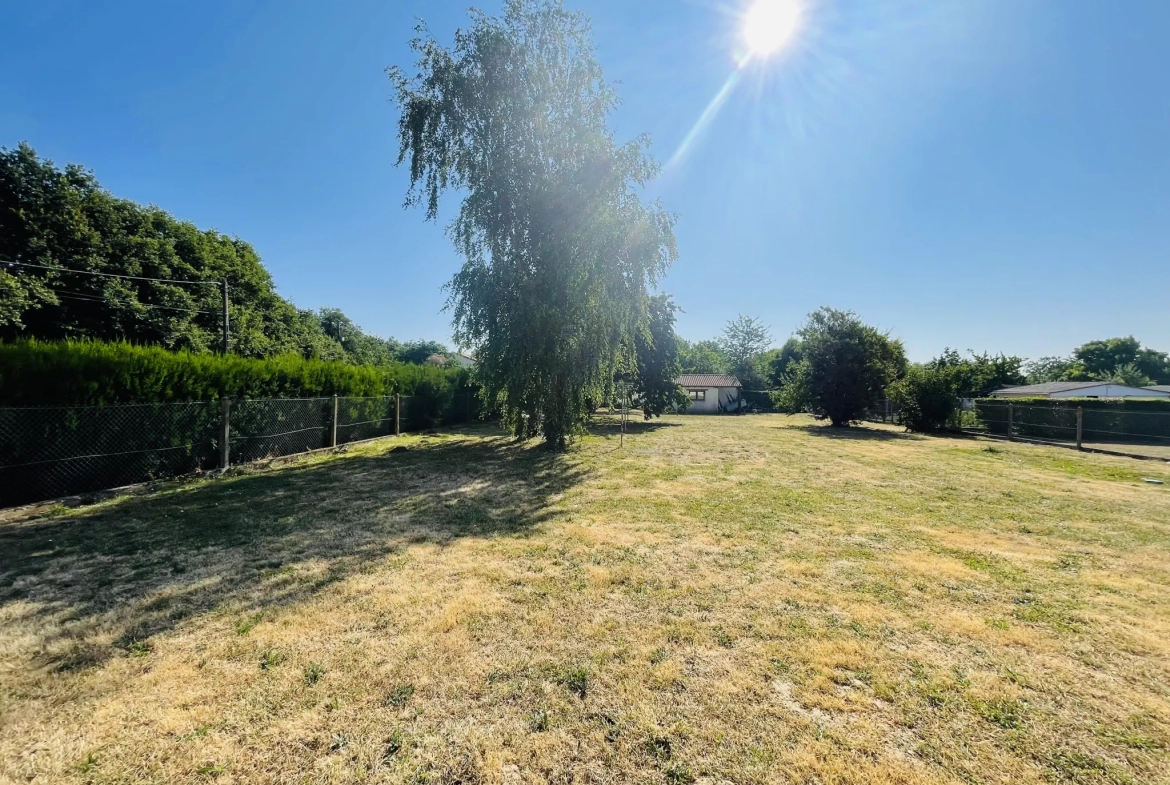 À vendre maison individuelle à Vendeuvre du Poitou de 148 m² avec studio et garage 