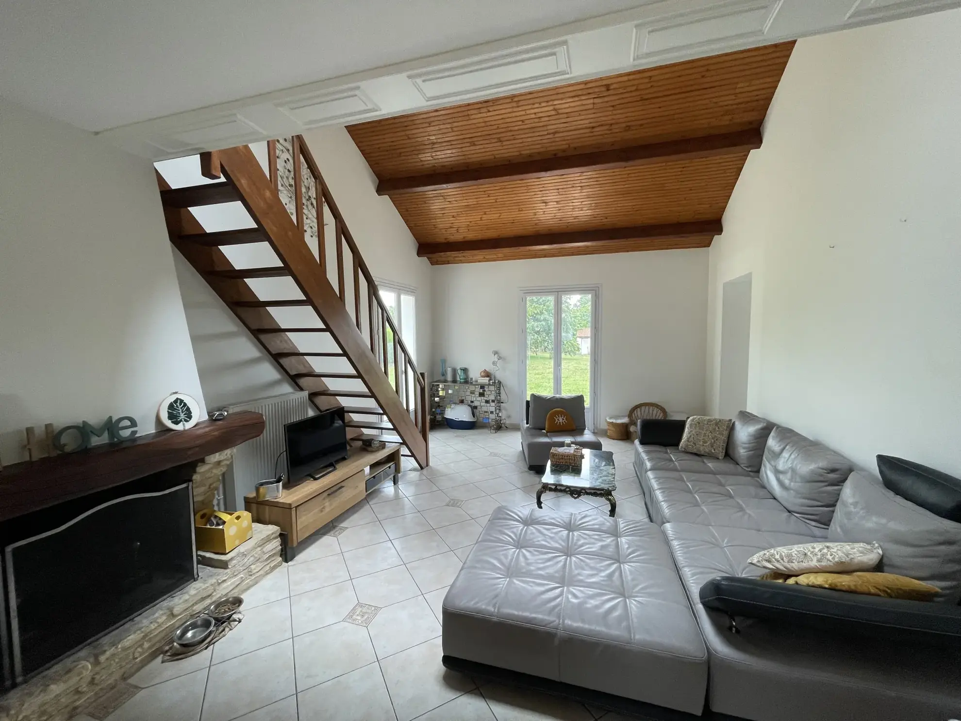 À vendre maison individuelle à Vendeuvre du Poitou de 148 m² avec studio et garage 