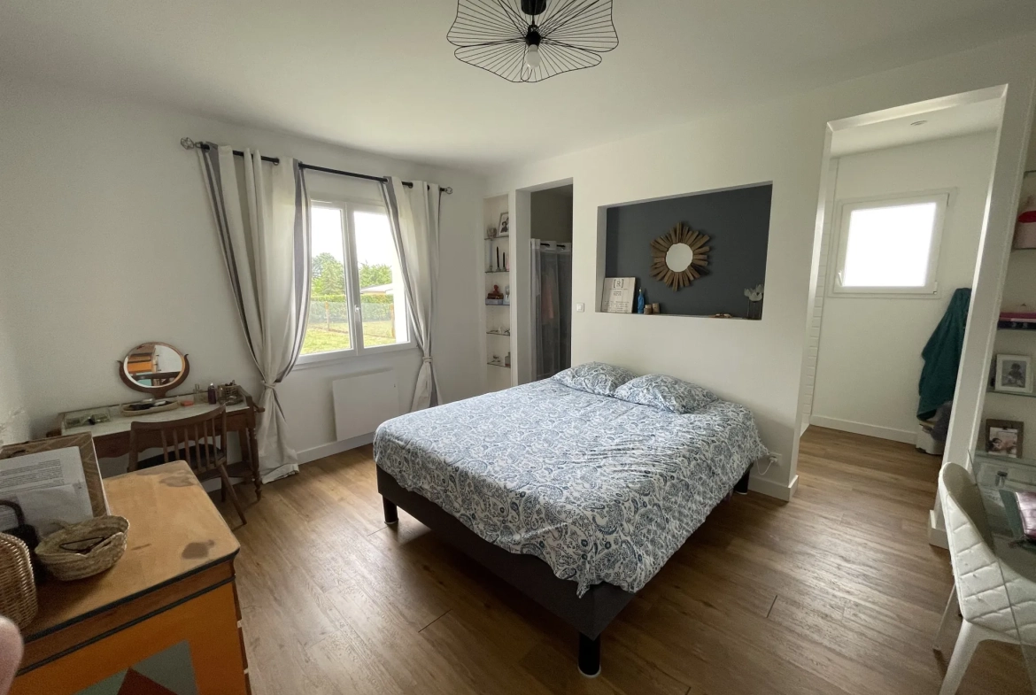 À vendre maison individuelle à Vendeuvre du Poitou de 148 m² avec studio et garage 