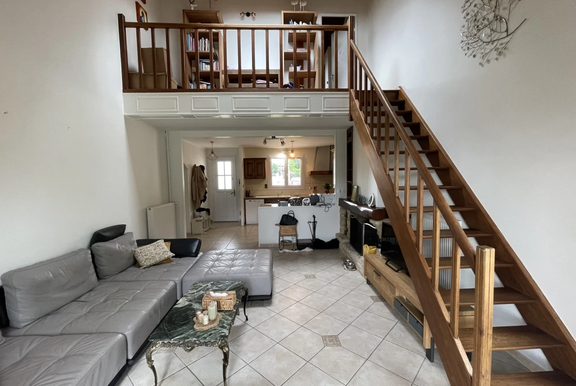À vendre maison individuelle à Vendeuvre du Poitou de 148 m² avec studio et garage 