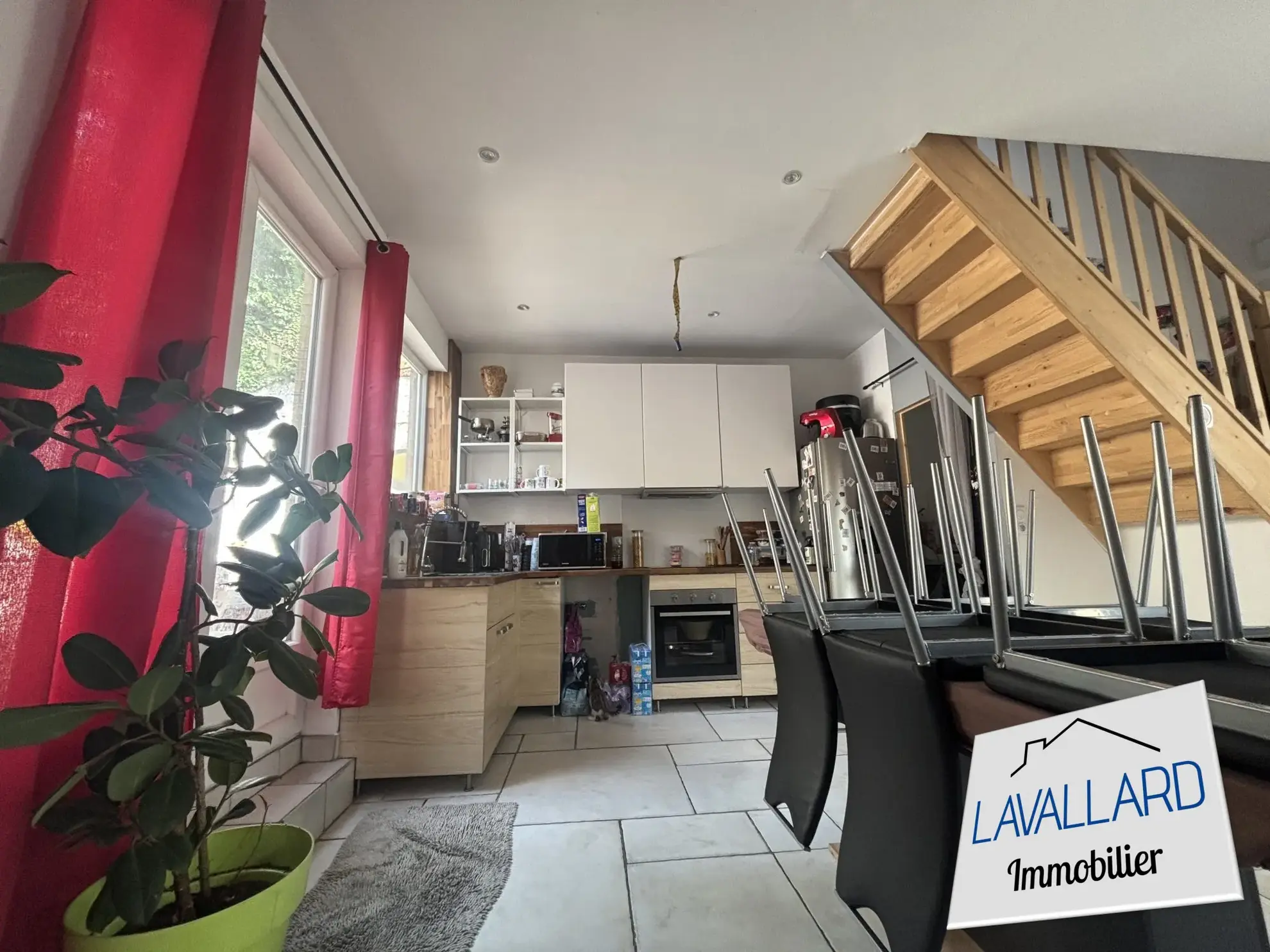 Maison 4 chambres avec garage et cour à Saint-Ouen - Opportunité à saisir 