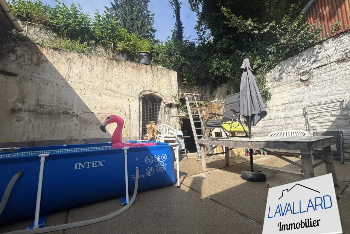 Maison 4 chambres avec garage et cour à Saint-Ouen - Opportunité à saisir 
