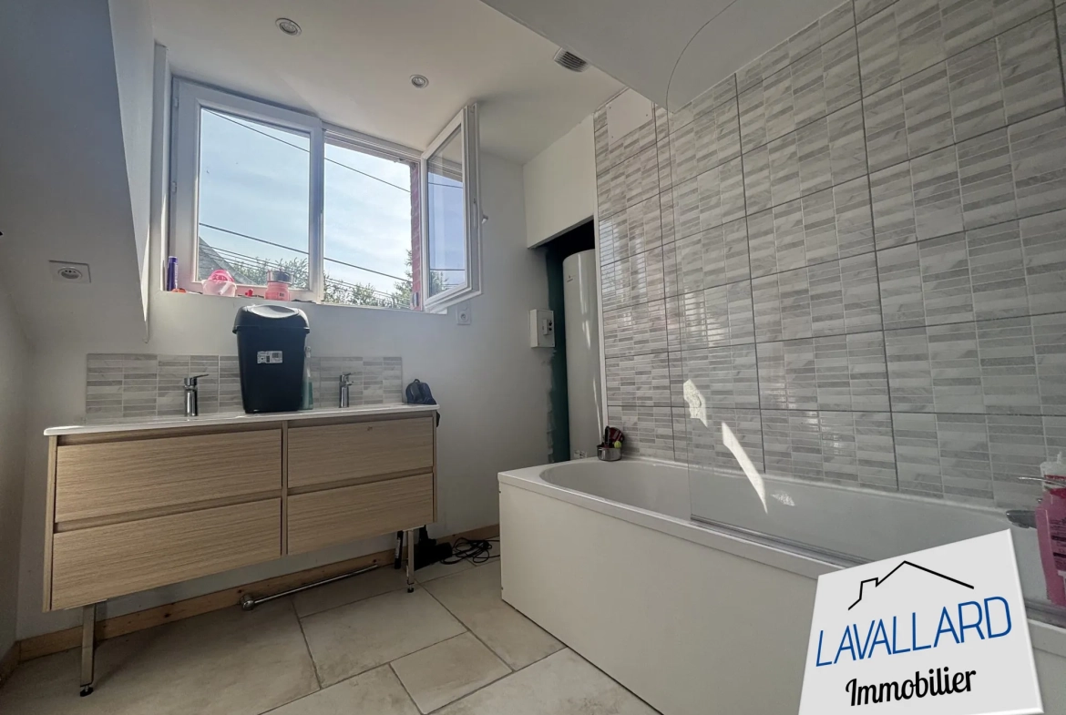 Maison 4 chambres avec garage et cour à Saint-Ouen - Opportunité à saisir 