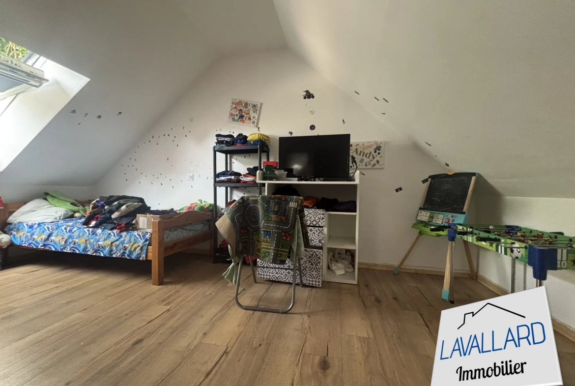 Maison 4 chambres avec garage et cour à Saint-Ouen - Opportunité à saisir 