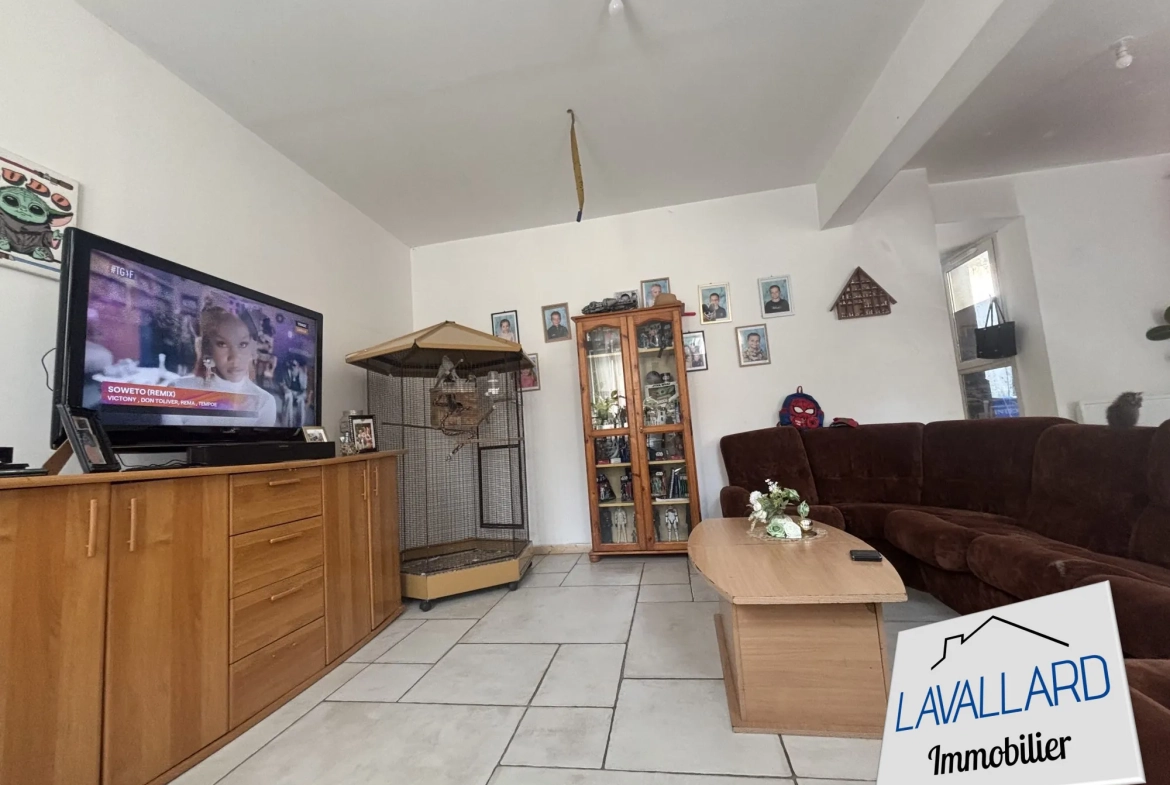 Maison 4 chambres avec garage et cour à Saint-Ouen - Opportunité à saisir 
