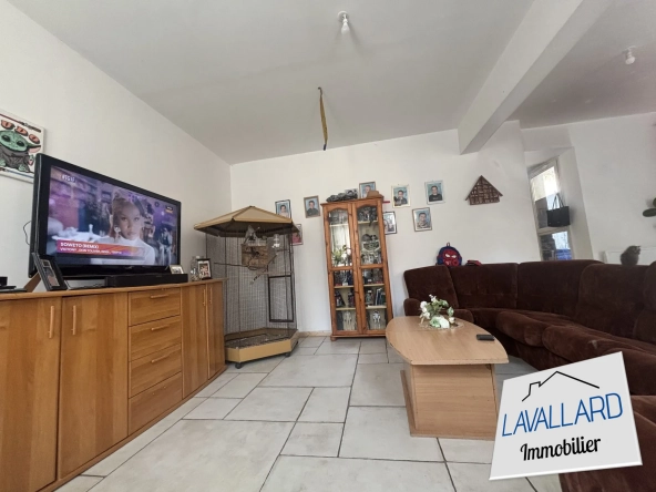 Maison 4 chambres avec garage et cour à Saint-Ouen - Opportunité à saisir