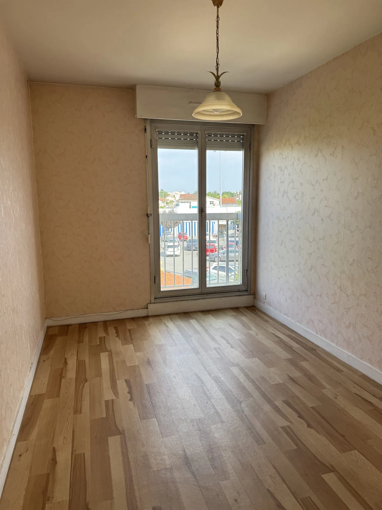 Appartement 3 pièces à vendre à Saintes - Lumineux et pratique 