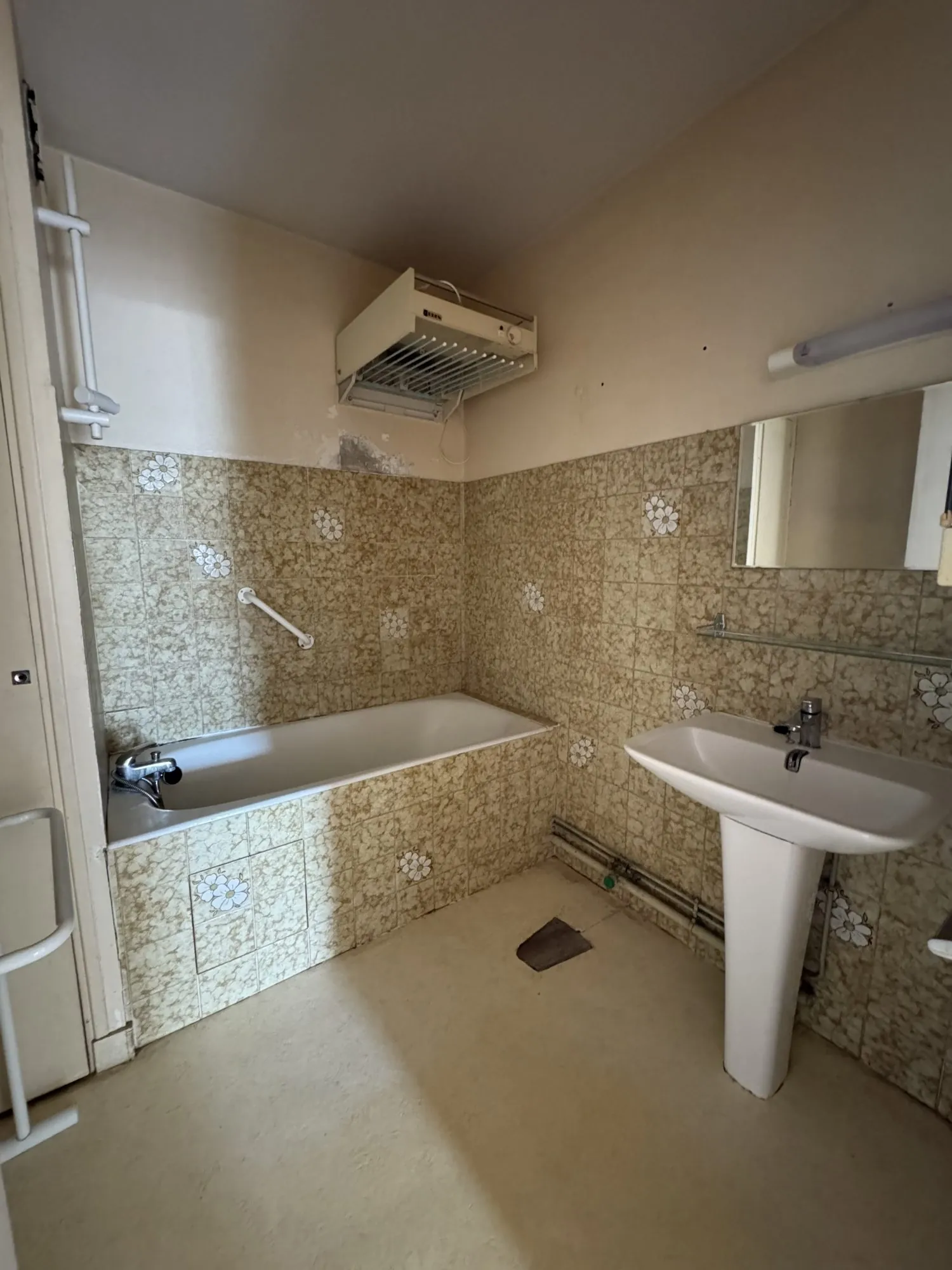 Appartement 3 pièces à vendre à Saintes - Lumineux et pratique 