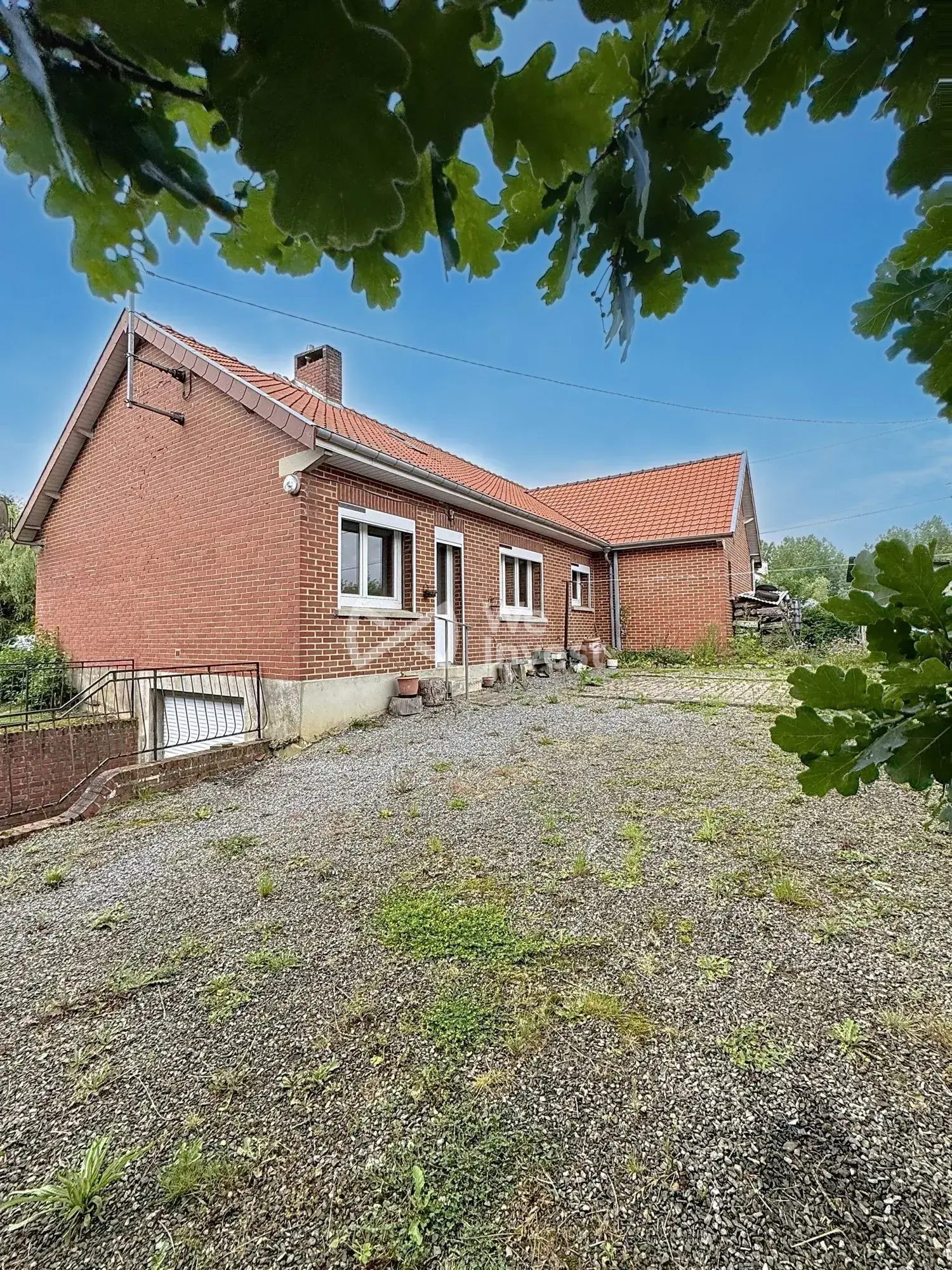 Maison à vendre à Féron – Pavillon avec 6 chambres, terrain de 14 ares, chauffage au gaz 