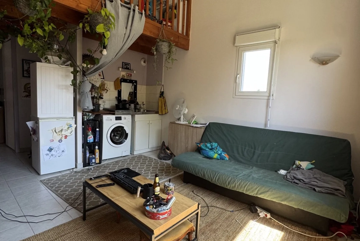 Appartement 2 pièces en duplex avec parking à Saintes - Opportunité d'investissement 
