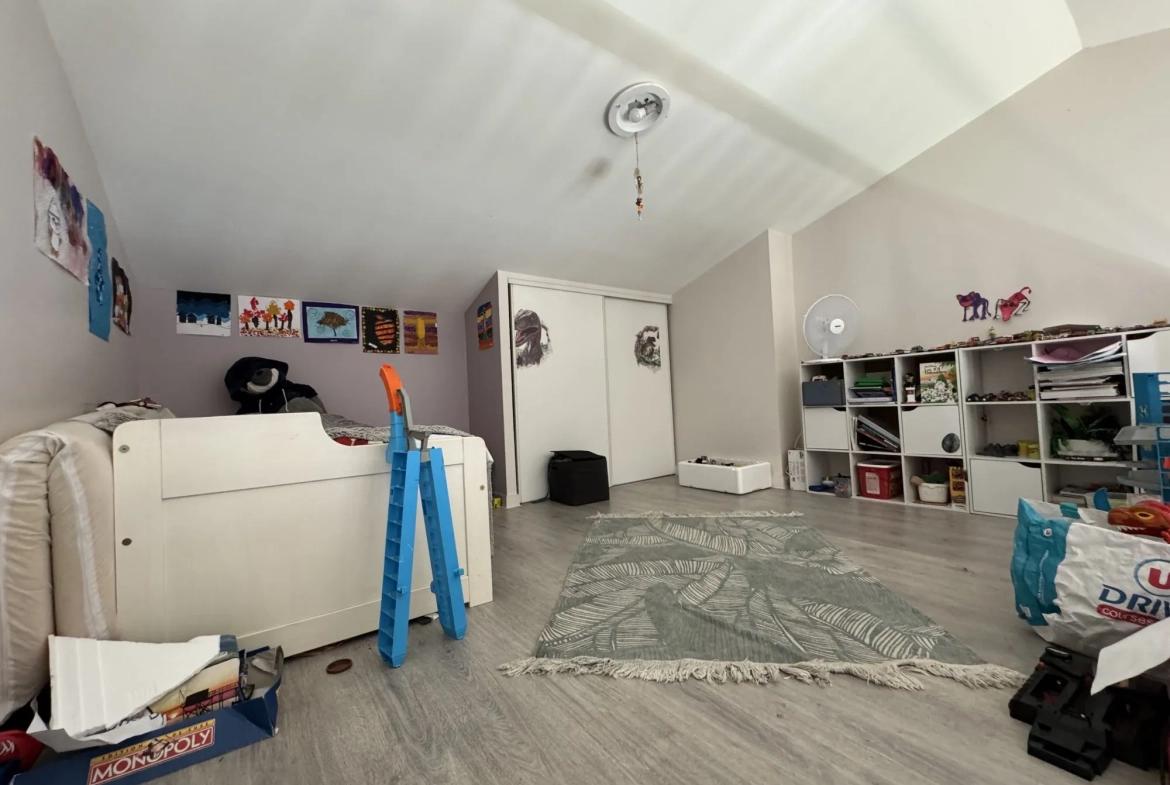 Appartement 2 pièces en duplex avec parking à Saintes - Opportunité d'investissement 