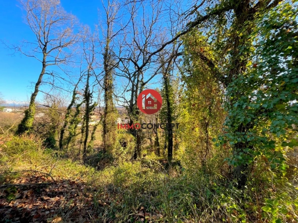 Terrain à vendre de 385 m² à Laudun-l'Ardoise, vue dégagée, secteur résidentiel