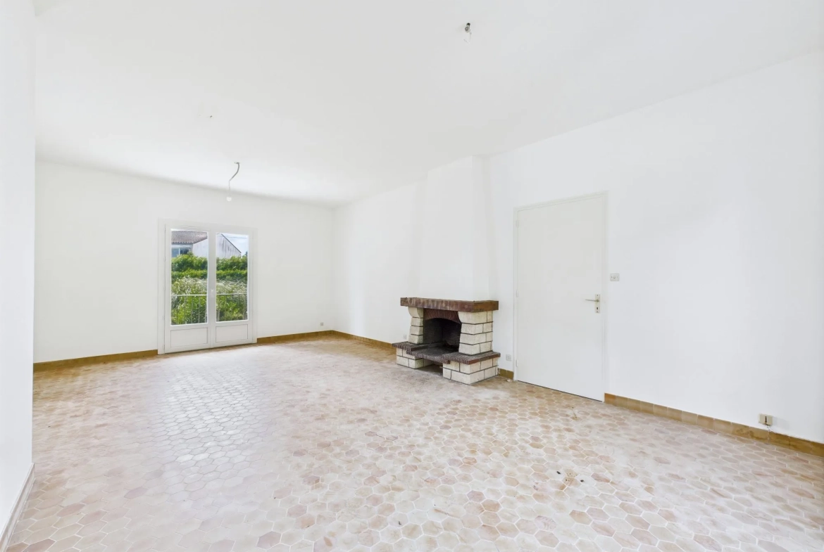 Belle maison de plain-pied avec 4 chambres à Fontenay-le-Comte 