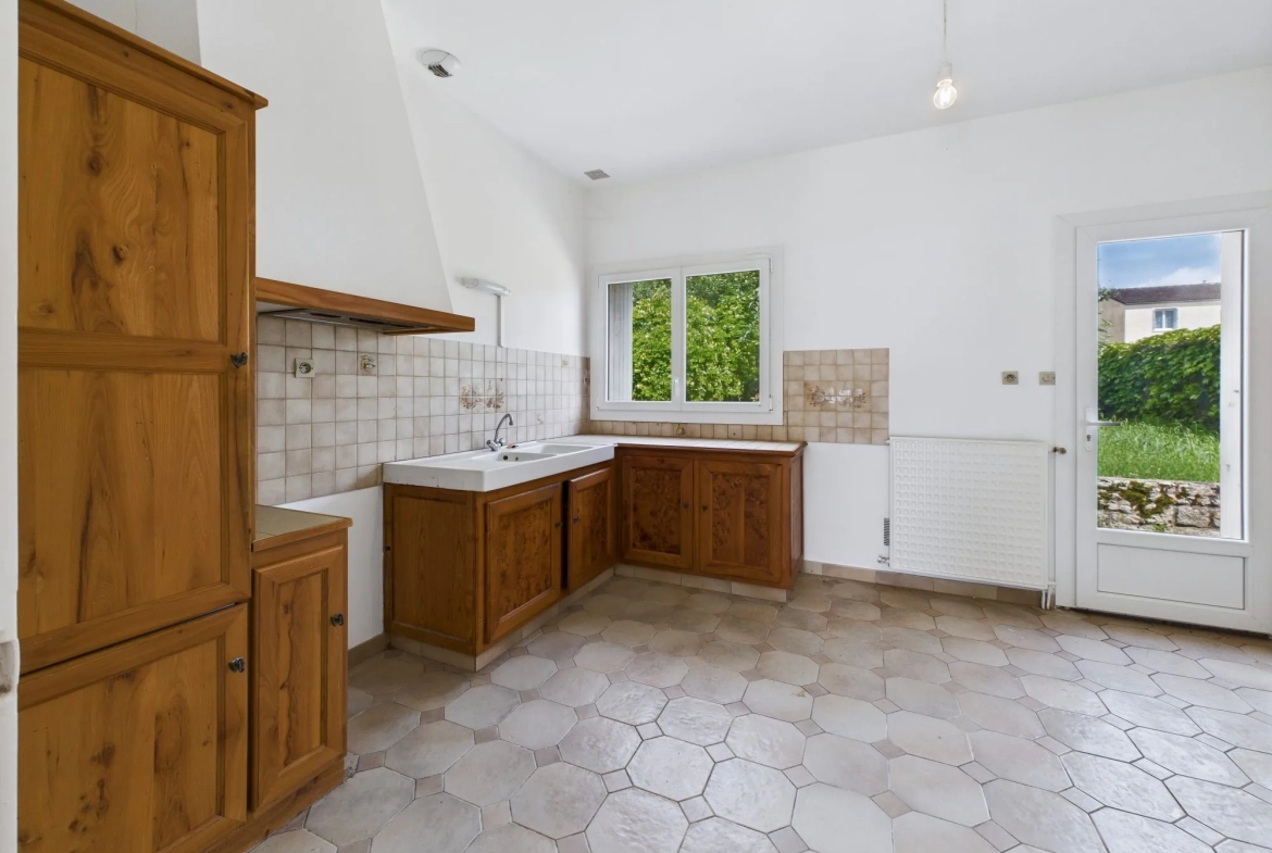 Belle maison de plain-pied avec 4 chambres à Fontenay-le-Comte 