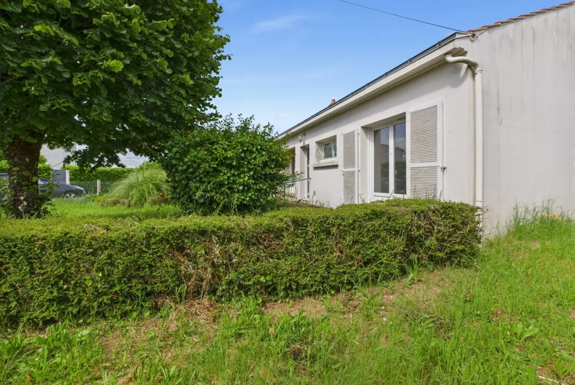 Belle maison de plain-pied avec 4 chambres à Fontenay-le-Comte 