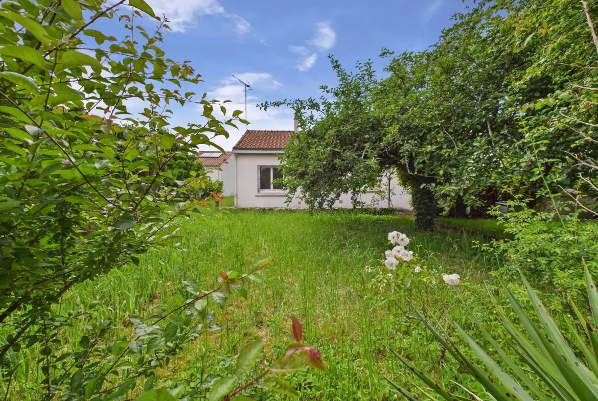 Belle maison de plain-pied avec 4 chambres à Fontenay-le-Comte 