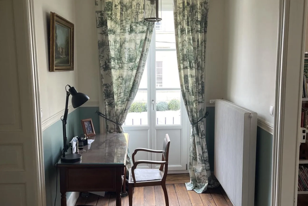 Bel appartement rénové de 206 m² à Remiremont en centre-ville 
