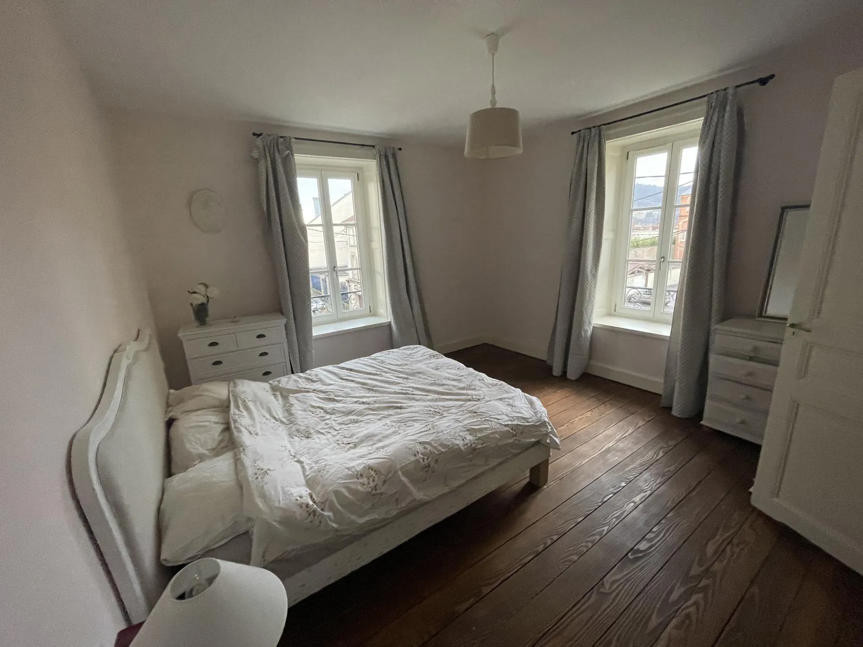Bel appartement rénové de 206 m² à Remiremont en centre-ville 