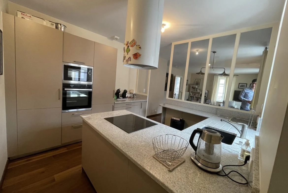 Bel appartement rénové de 206 m² à Remiremont en centre-ville 
