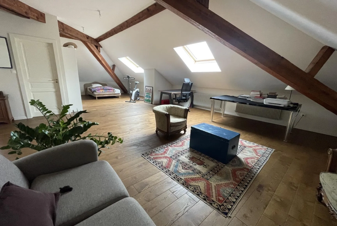 Bel appartement rénové de 206 m² à Remiremont en centre-ville 