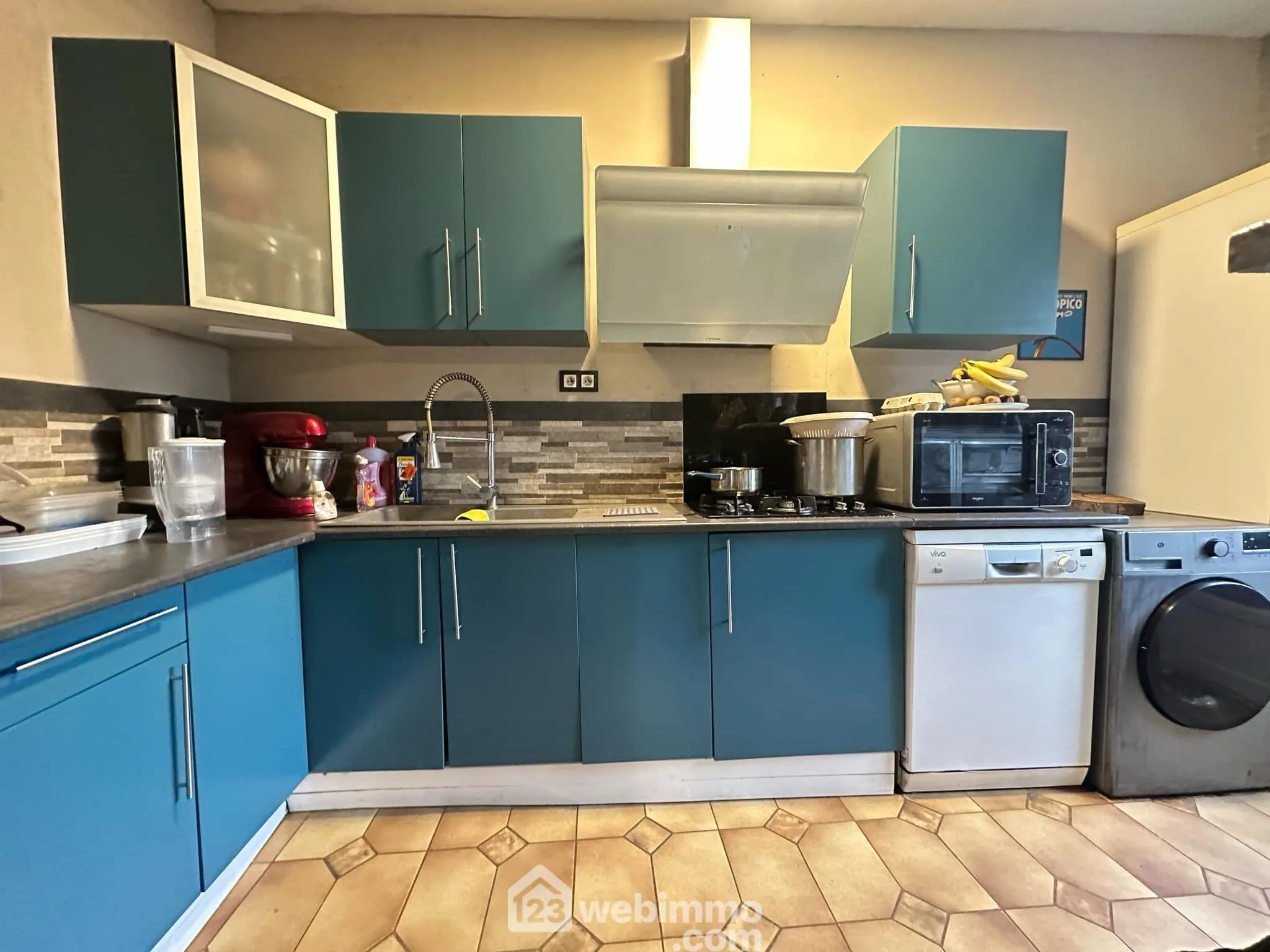 A vendre maison de 181 m² à Saint-Gobain avec 5 chambres, cour et garage 